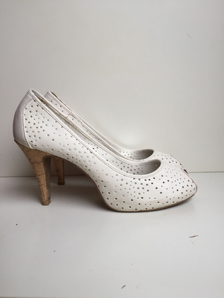 C&A Beyaz topuklu ayakkabı