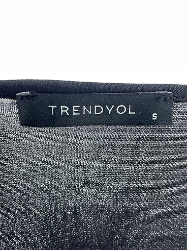 s Beden siyah Renk Trendyol & Milla Bluz %70 İndirimli.