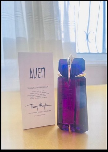 Beden Renk Lancôme Poême Kadın Parfümü 100ml Tester