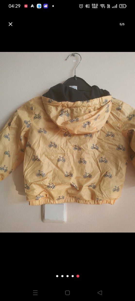 Sarı Kapüşonlu Erkek Çocuk Yağmurluk - Görsel 3