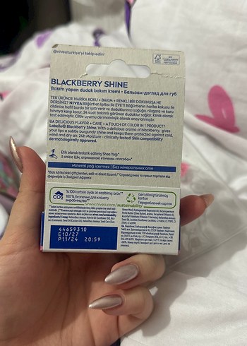 Nivea Siyah Böğürtlen Renkli Dudak Balmı - Görsel 2