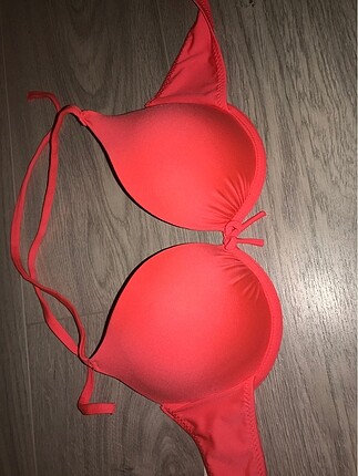 Bikini üst