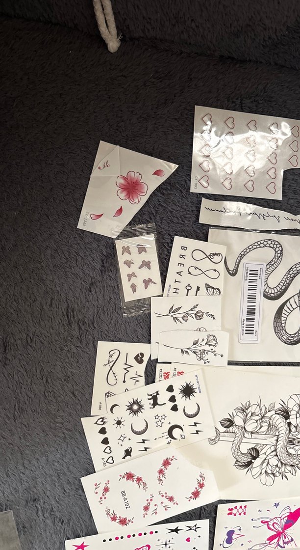 Çeşitli vücut ve parmak dövmeleri - Görsel 3