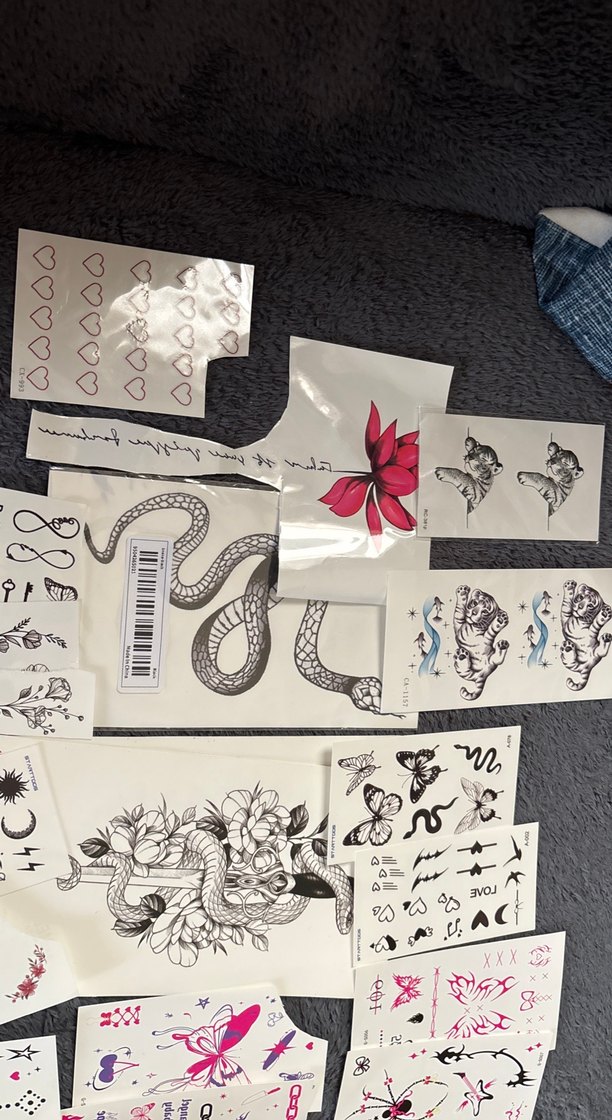 Çeşitli vücut ve parmak dövmeleri - Görsel 2