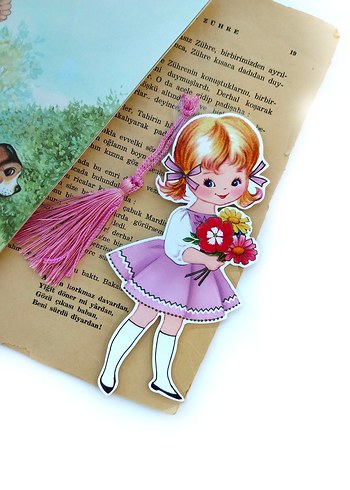 Pembe Kız Figürlü Kitap Ayracı
