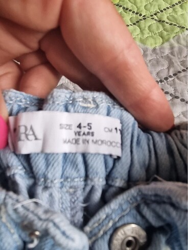 5 Yaş Beden mavi Renk ZARA ince kot pantalon 4-5 yaş