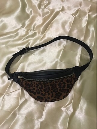 Stradivarius Bel çantası