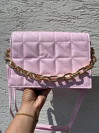 Pembe çanta