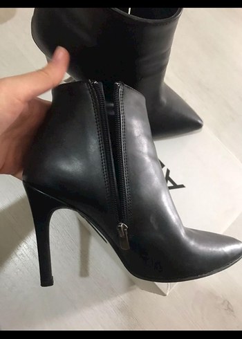 Siyah Deri Stiletto TopukluBot deri mood - Görsel 2