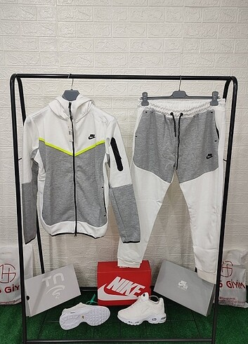 Nike tech fleece 