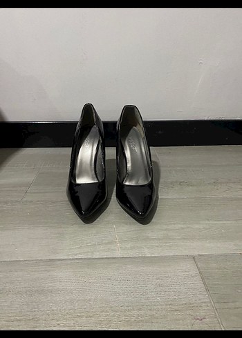Rugan stiletto