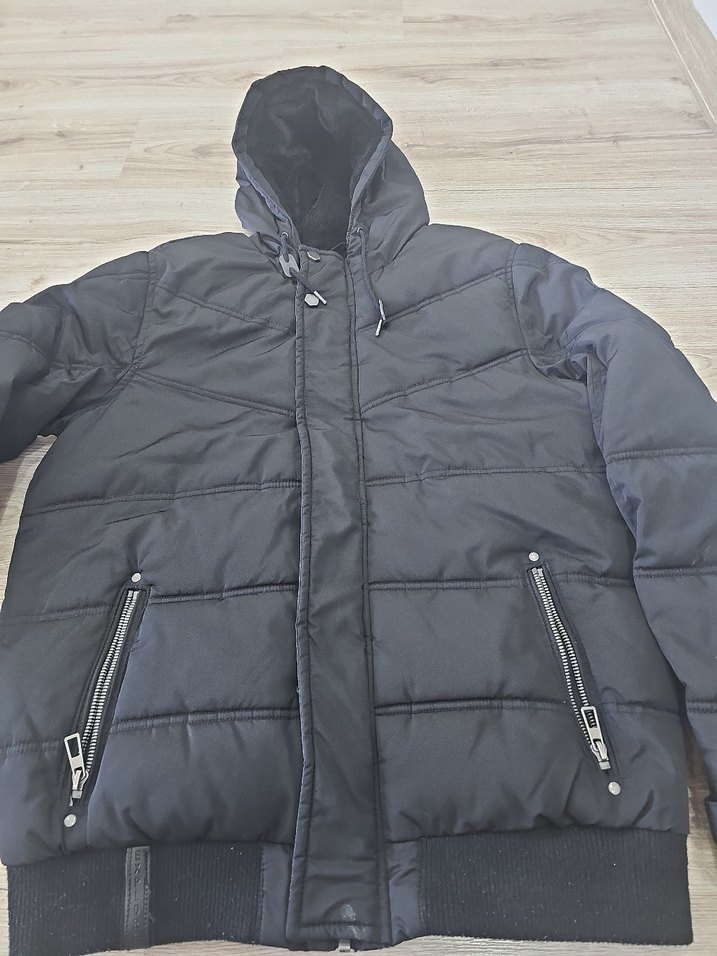 Siyah Kapüşonlu Erkek Günlük Mont - Görsel 3