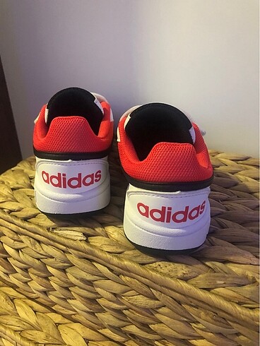 29 Beden Adidas çocuk ayakkabısı