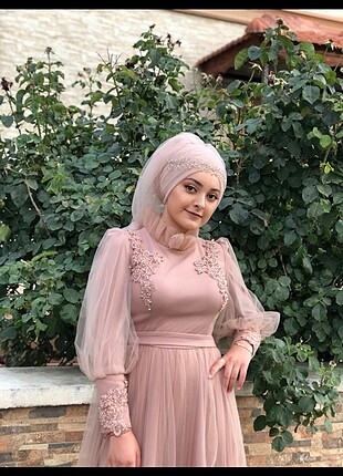 Tesettür abiyelerin vazgeçilmez modeli Baş Aksesuarı Hediyee