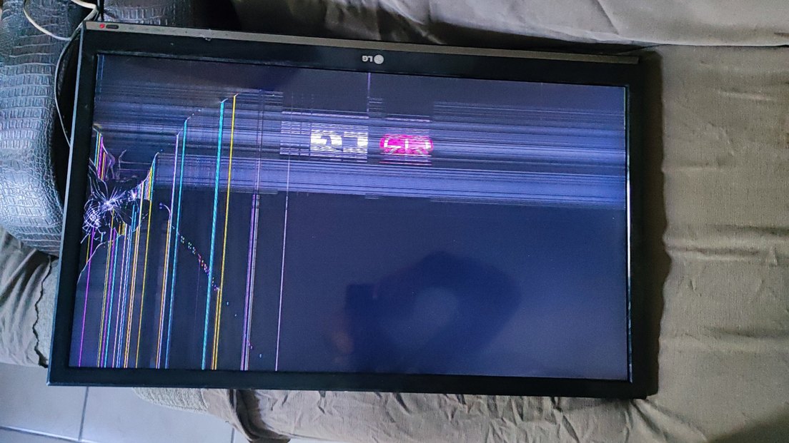 LG 32ls570s ekranı kırık televizyon - Görsel 2