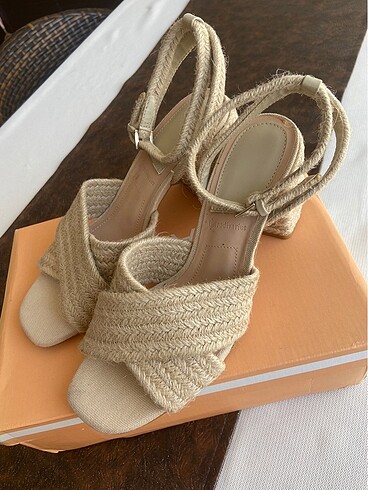 Stradivarius Kadın yazlık sandalet