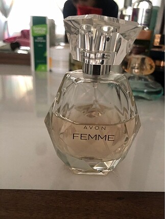Avon Femme