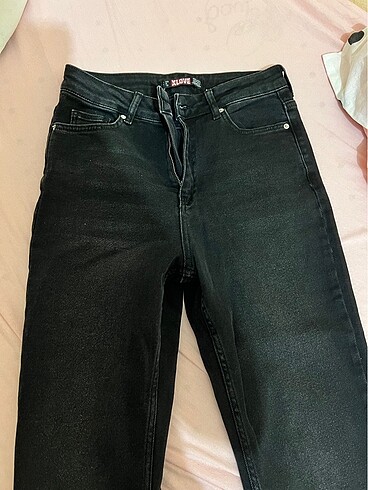 Zara model jean