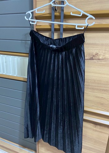 Kadın Siyah Pilili midiEtek - Görsel 2