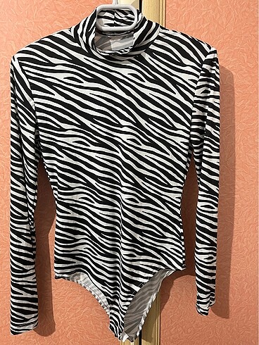 Zebra desenli bodysuit