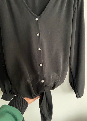 Siyah V Yaka Düğmeli Kadın Bluz - Görsel 4