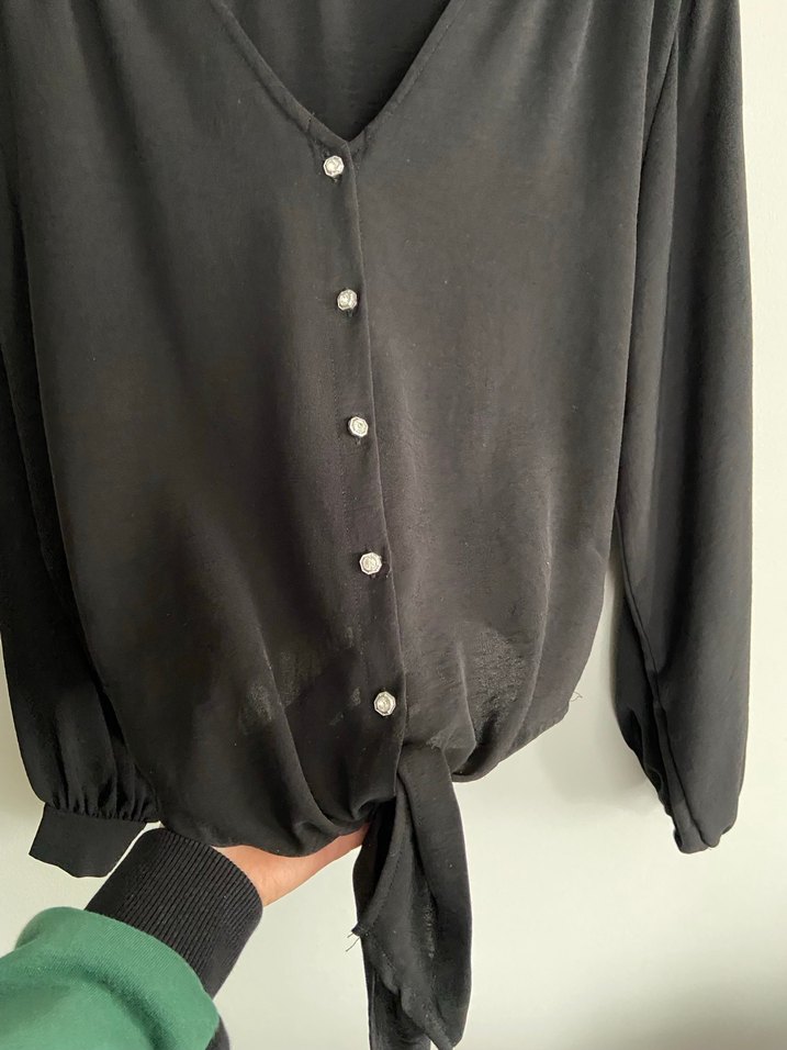 Siyah V Yaka Düğmeli Kadın Bluz - Görsel 4