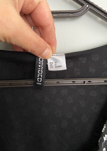 V Yaka Siyah Uzun Kollu Düğmeli Elbise - Görsel 6