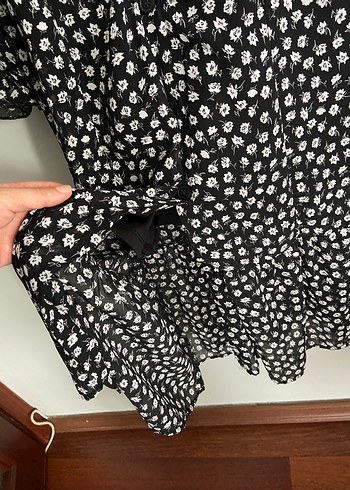 V Yaka Siyah Uzun Kollu Düğmeli Elbise - Görsel 7