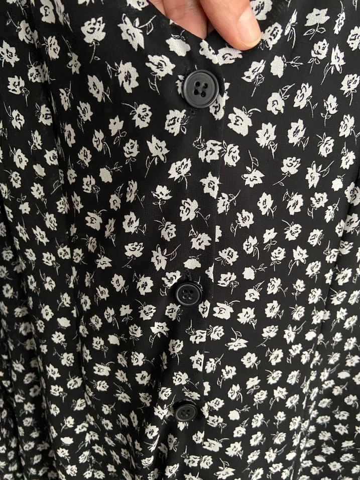 V Yaka Siyah Uzun Kollu Düğmeli Elbise - Görsel 5