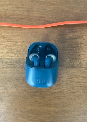 Mavi JBL Kablosuz Kulaklık ve Şarj Kablosu - Görsel 2