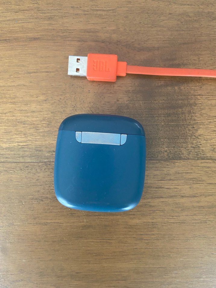 Mavi JBL Kablosuz Kulaklık ve Şarj Kablosu - Görsel 3
