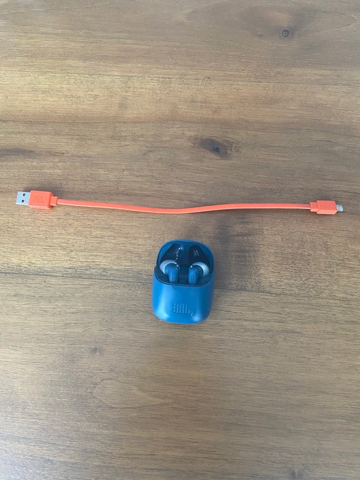 Mavi JBL Kablosuz Kulaklık ve Şarj Kablosu - Görsel 5