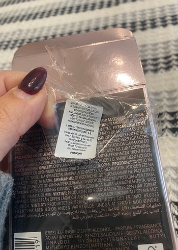 Yves Saint Laurent Black Opium Kadın Parfümü 50 ml - Görsel 6