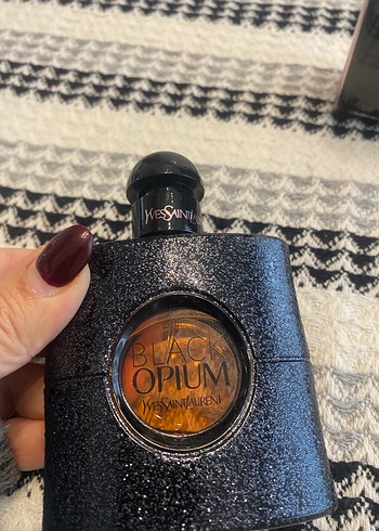 Yves Saint Laurent Black Opium Kadın Parfümü 50 ml - Görsel 3