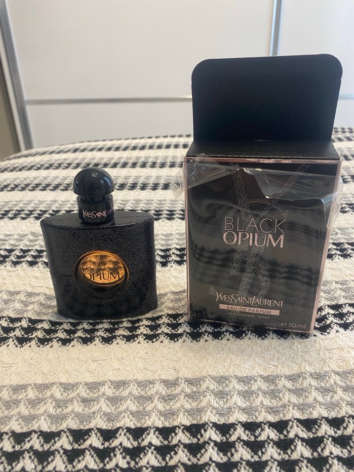Yves Saint Laurent Black Opium Kadın Parfümü 50 ml - Görsel 2