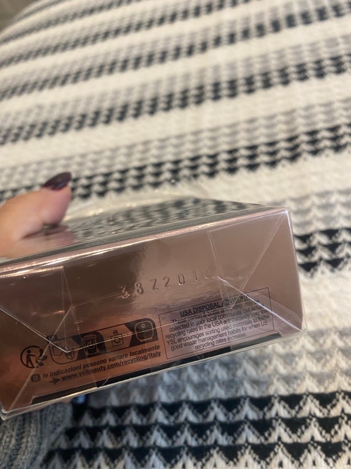 Yves Saint Laurent Black Opium Kadın Parfümü 50 ml - Görsel 5