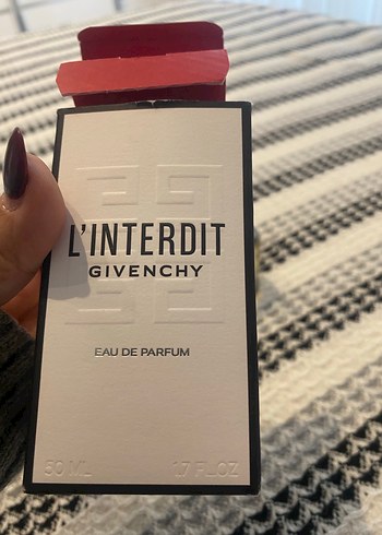 Givenchy L'Interdit Kadın Parfümü - Görsel 2