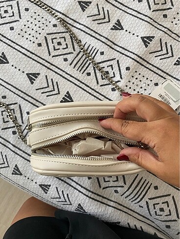  Beden beyaz Renk Bershka beyaZ askılı çanta