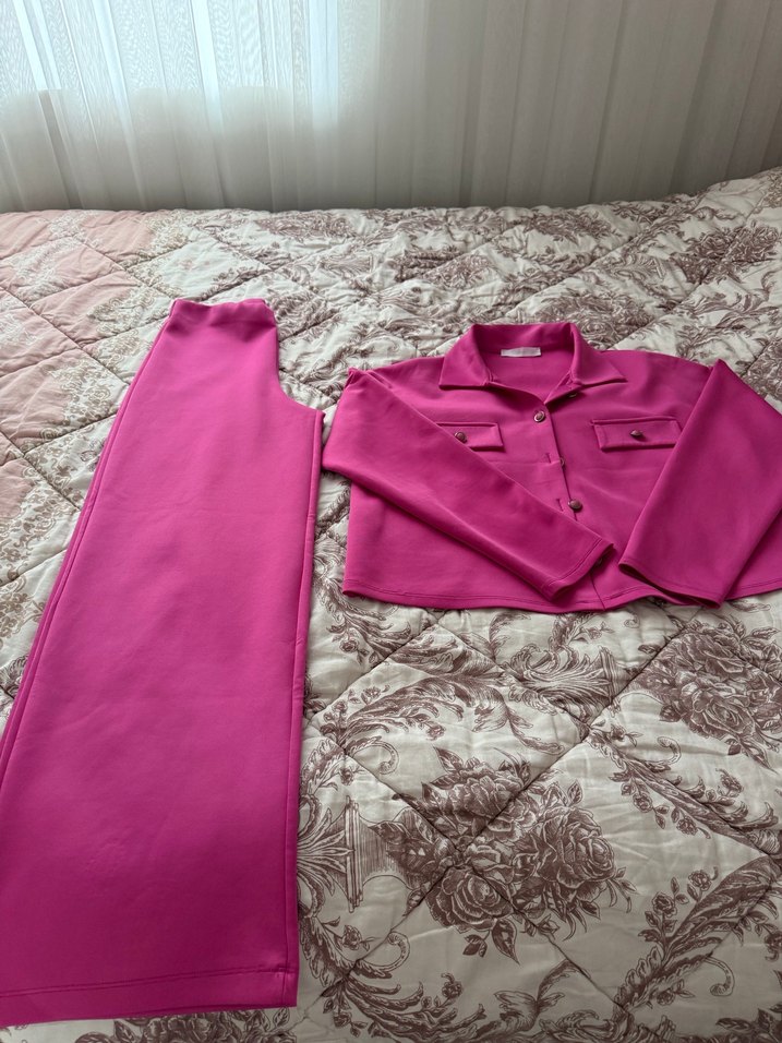 Pembe Düğmeli Kadın Takım Elbise - Görsel 2