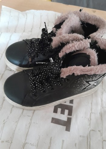 Kız Çocuk Siyah Kürklü Spor Ayakkabı yandan fermuarlı - Görsel 2