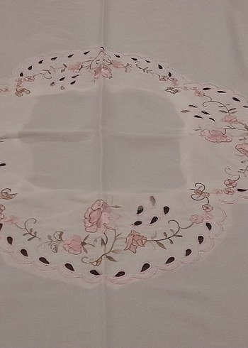 Nakışlı Beyaz Masa Örtüsü - Görsel 2