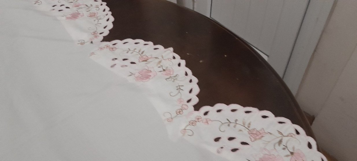 Nakışlı Beyaz Masa Örtüsü - Görsel 4