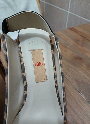 Elle marka 39 arkası lastikli  - Görsel 4