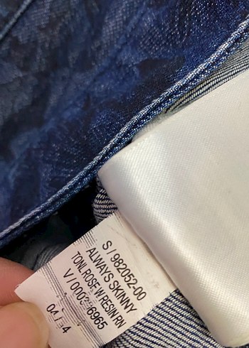 27 Beden lacivert Renk Gap 27 beden jean pantolon