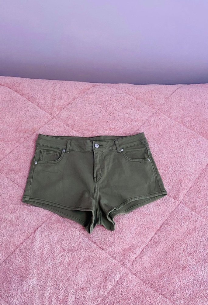 H&M marka 42 beden V kot şort - Görsel 2