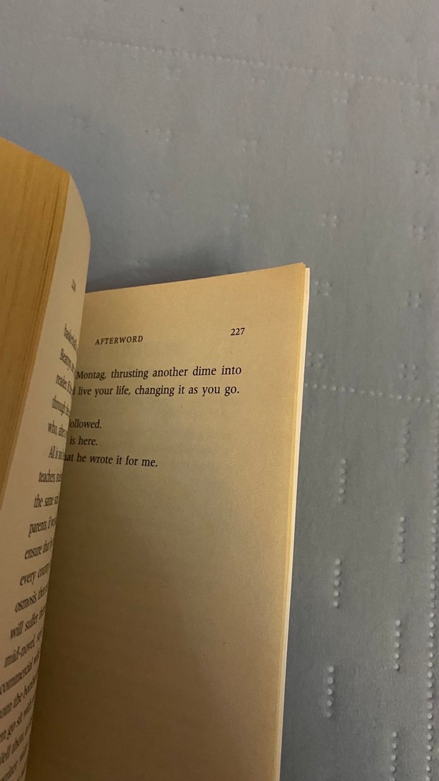 Ray Bradbury - Fahrenheit 451 İngilizce kitap - Görsel 4