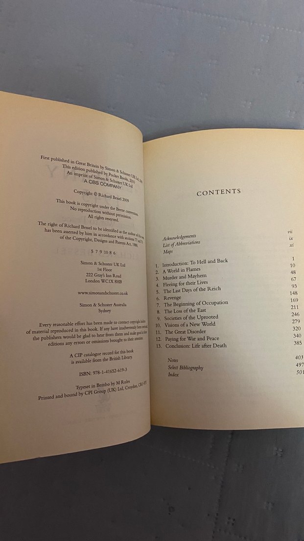 1945 Germany FROM WAR TO PEACE - Richard Bessel ingilizce kitap - Görsel 2