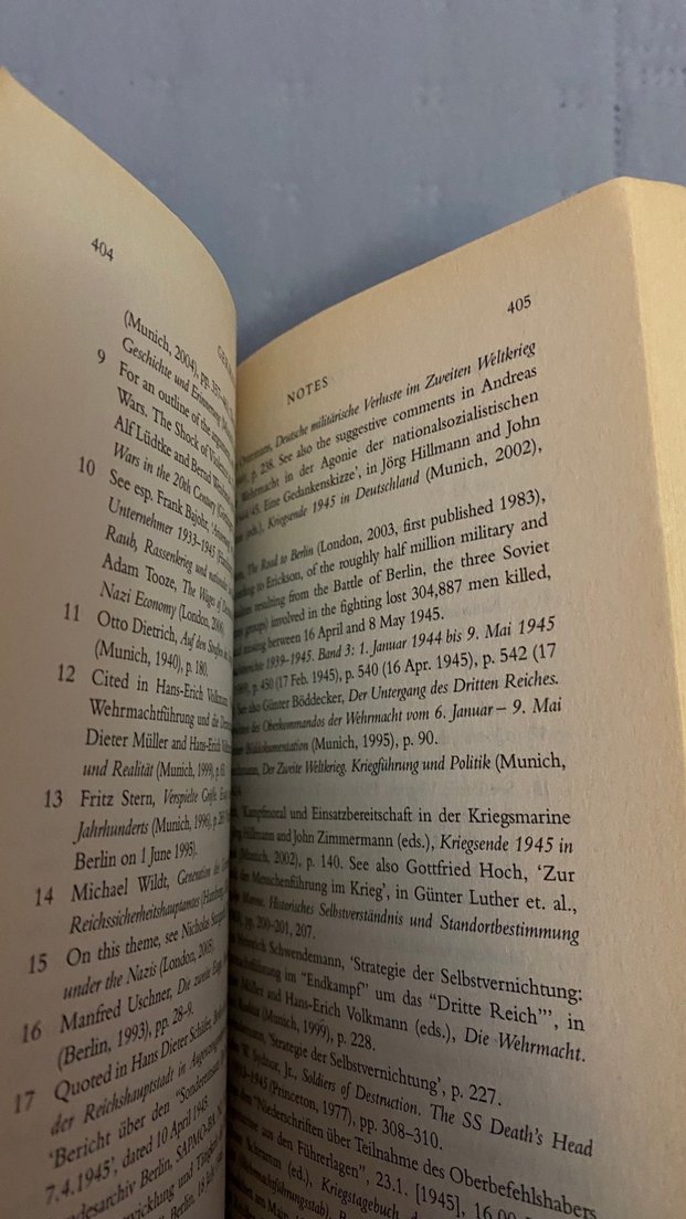 1945 Germany FROM WAR TO PEACE - Richard Bessel ingilizce kitap - Görsel 5