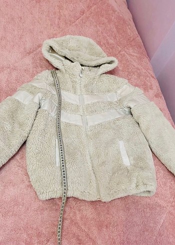 LCW Kids Bej Kapüşonlu Suni Detayl Kız Cocuk Mont 10-11 yaş - Görsel 3