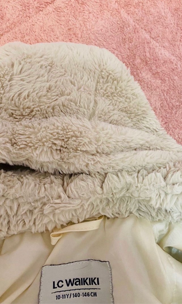 LCW Kids Bej Kapüşonlu Suni Detayl Kız Cocuk Mont 10-11 yaş - Görsel 5